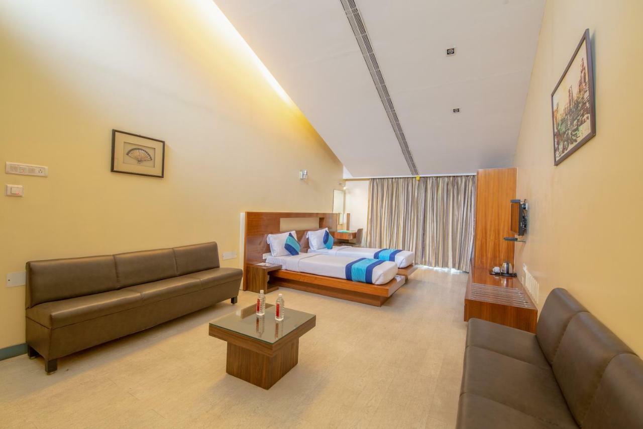 Mint Koregaon Park Next To Osho Ashram Pune Exterior photo